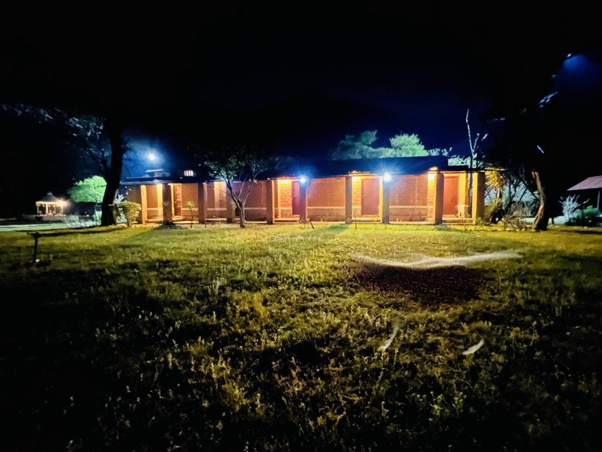 Aura Wildlife Camp And Resorts Marchula Buitenkant foto